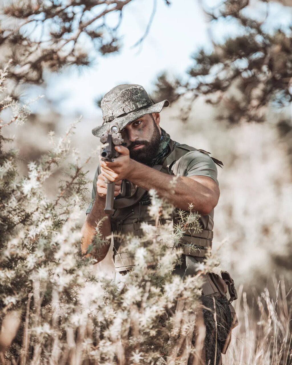 خبر : عکس | ستاره منچسترسیتی در میدان جنگ؛ مدافع سیتیزنها کماندو شد! 1 عکس | ستاره منچسترسیتی در میدان جنگ؛ تعطیلاتی به سبک کماندوها!