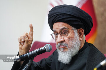 محقق داماد: فردوسی و سهروردی جنگ را تبلیغ می کردند یا صلح را ؟ / سهروردی چرا محکوم به مرگ شد؟