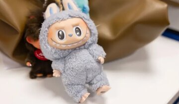 انتقاد خبرگزاری حوزه از عروسکهای لبوبو؛ می خواهد جایگاه حسین فهمیده ها را بدزدد / این یک عملیات فرهنگی خزدار است!