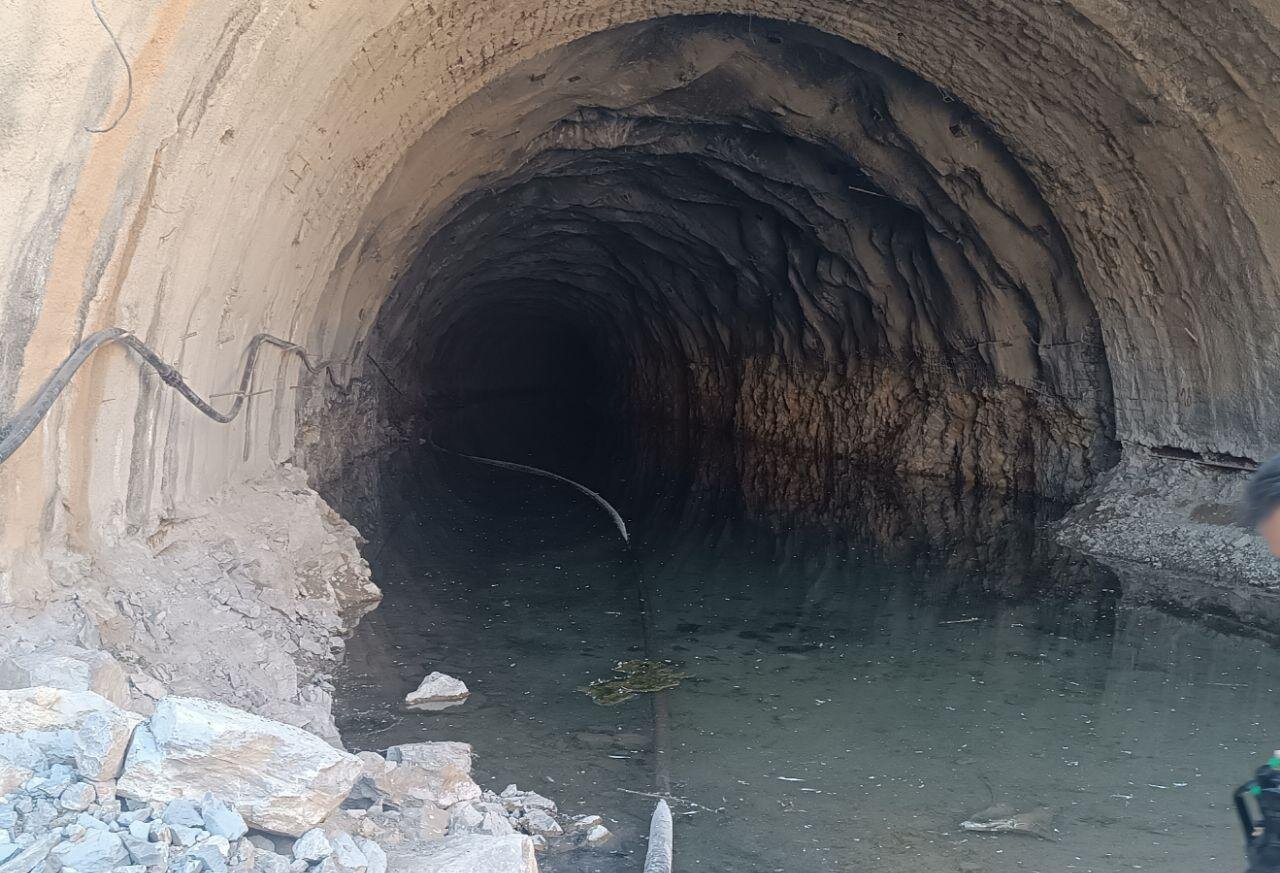 الشتر در بن بست ، اسپژ در سکوت