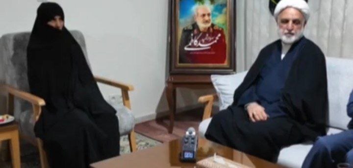 عکس خاص دیدار قاضی القضات با خانواده رئیس فقید سازمان اطلاعات سپاه؛ اژه ای و کاظمی در یک قاب + تصاویر