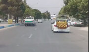 ببینید |  خربزه‌فروشی با کلاس؛ وقتی پژو ۲۰۷ تبدیل به وانت میشه!