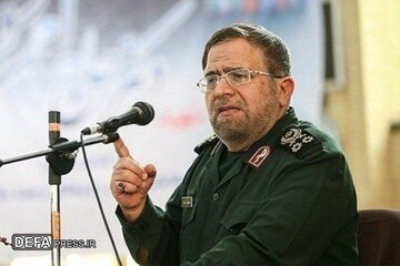 خاطره جالب سردار ایزدی از شهید بروجردی / وقتی به بالای سر پیکر او رسیدند، نگاهش به آسمان دوخته شده بود / شهید شادمانی در کردستان چه بود؟