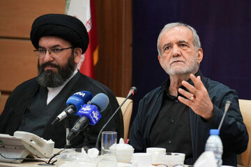 پزشکیان: اینطور نیست که دولت با بحران مواجه نباشد؛ هر روز یک مصیبت جدید نازل میشود و ما هم بدجور گرفتاریم / تا آخر ایستادهایم و کنار مردم میمانیم