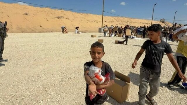 روایت دردناک یک نظامی آمریکایی از کشته شدن یک کودک پس از دریافت غذا؛ او نشست، مرا بوسید و از من تشکر کرد و پس از آن.....