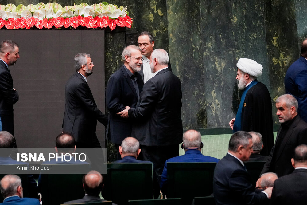 تصاویری از آخرین ساعات زندگی شهید هنیه در مجلس شورای اسلامی/ روبوسی شهید هنیه با پزشکیان در مراسم تحلیف/ خوش و بش لاریجانی با مقامات مقاومت فلسطین