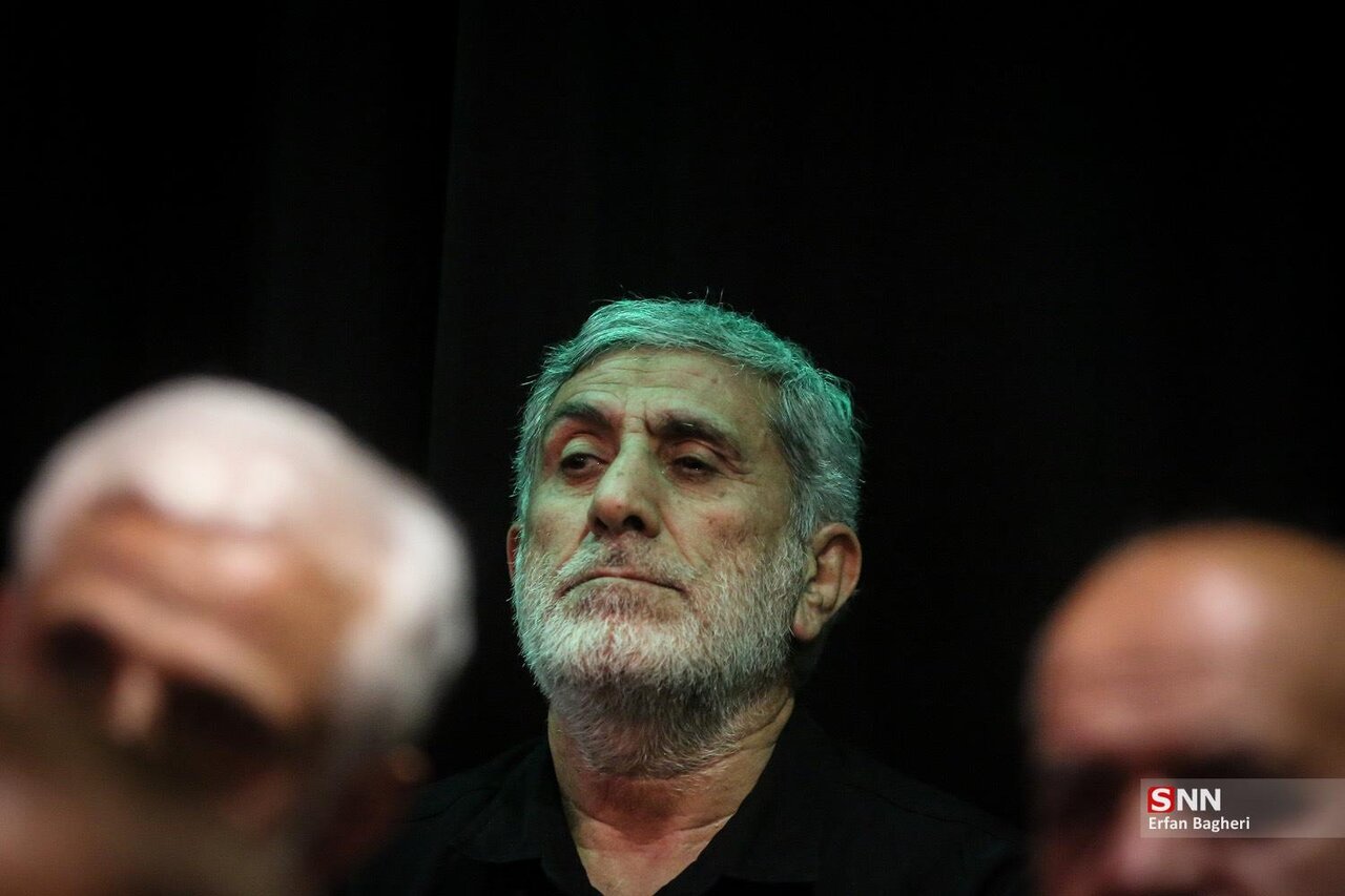 خوش و بش سردار قاآنی و اسماعیل کوثری/ برادران طائب هم بودند/ تصاویری از مراسم چهلم شهید سرلشکر محققی