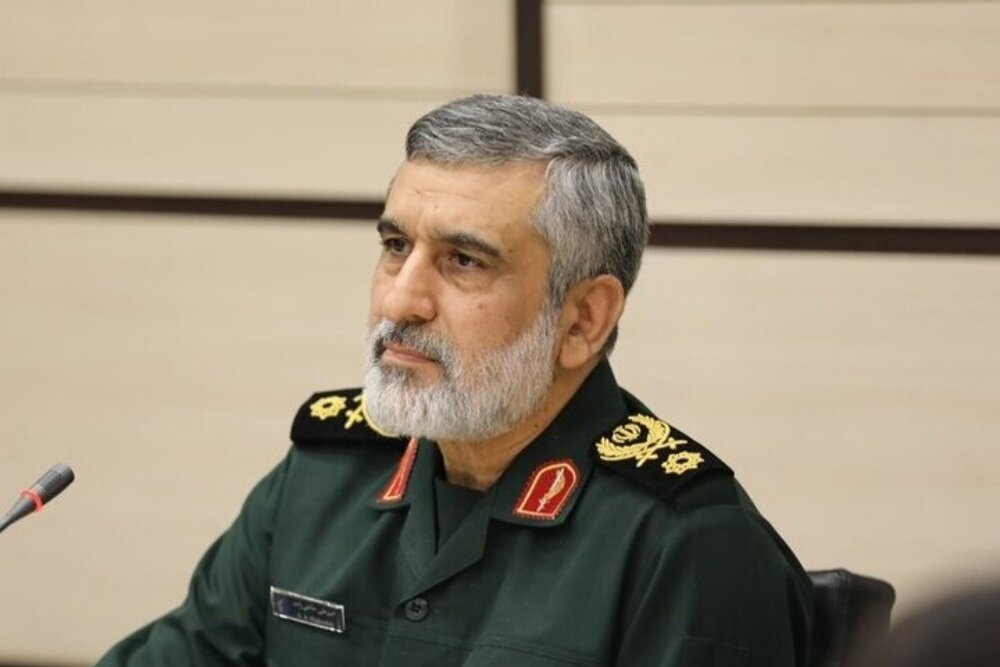 سردار شهید حاجی‌زاده در پیاده روی اربعین دو سال پیش + عکس