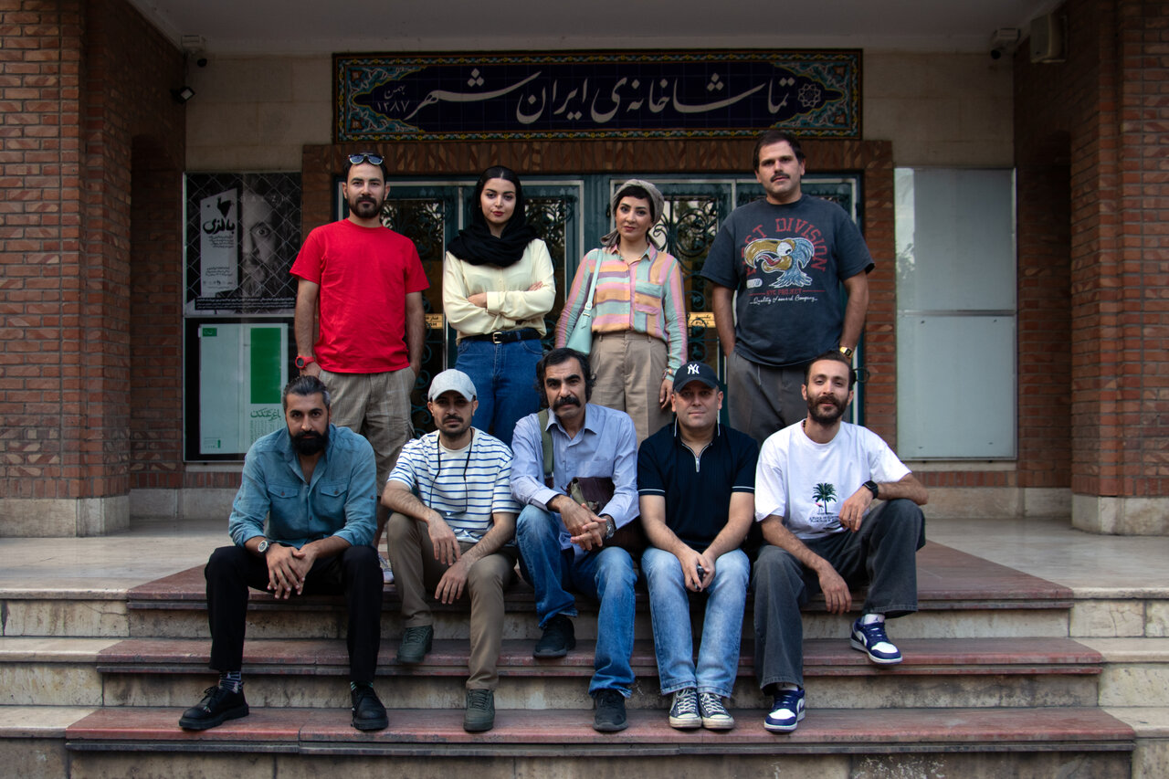 ٰحسین کیانی «خُرده انسان» را روی صحنه میبرد  ٰحسین کیانی «خُرده انسان» را روی صحنه میبرد