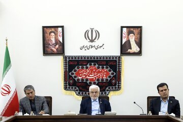 عارف: باید با شجاعت خطرپذیری تصمیمات و اقدامات جدید را بپذیریم