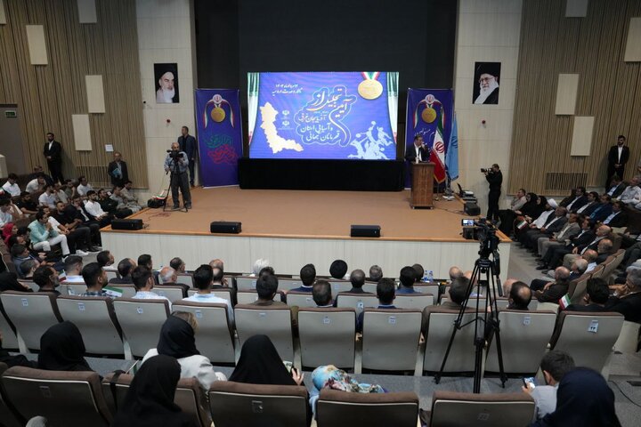 تجلیل از قهرمانان ورزش استان آذربایجان‌غربی