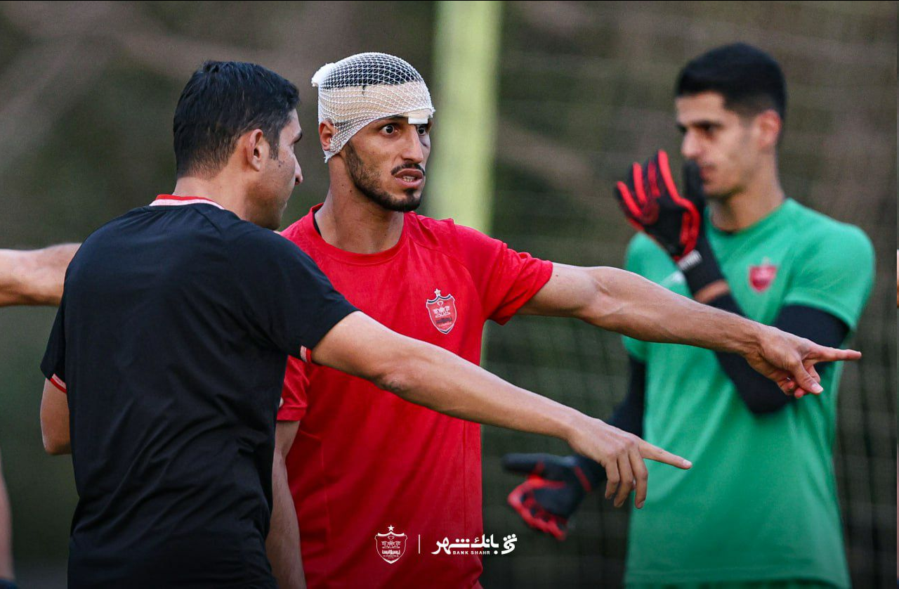 عکس| بازگشت علی علیپور به تمرین پرسپولیس با ظاهر جدید!