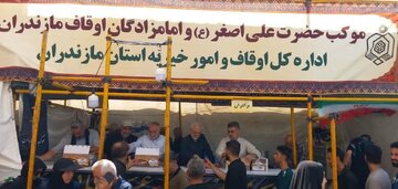 توزیع روزانه ۵ هزار پرس غذای گرم بین زائران اربعین حسینی در موکب اوقاف مازندران