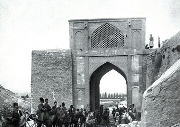 عکس/ نانوایی سنگکی در شیراز دوران قاجار