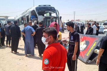 16 مصدوم در تصادف مینی‌بوس حامل زائران ایرانی در محور نجف به کربلا / عکس