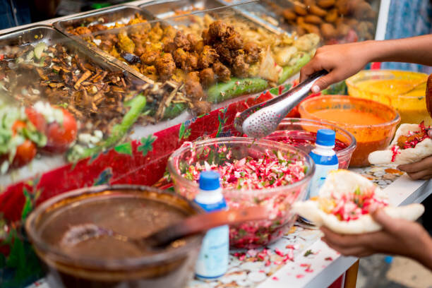 معدههای ما قدرت هضم غذاهای عراقی را ندارد/ زیاد خرما نخورید و قهوههای تلخ را تست نکنید/ این چاشنی میکروبکش را همراه ببرید