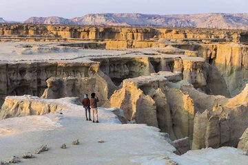 راهنمای اقامت در قشم در تابستان برای خانواده ها