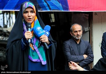 انتقاد خبرگزاری اصولگرا از تجلیلهای مداوم از گوینده شبکه خبر / آنقدر افراط نکنید؛ سحر امامی را چه به دان یک؟