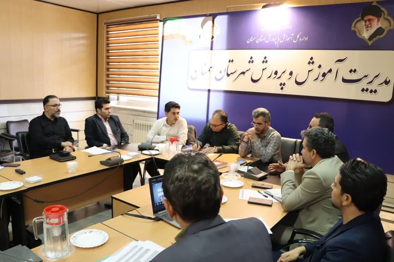 بهرهبرداری از ۵ مدرسه جدید تا آغاز سال تحصیلی / برنامهریزی برای تدریس زبان سمنانی در مدارس شهرستان