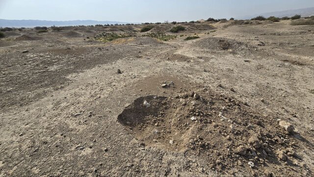 جویندگان گنج این شهر باستانی در استان فارس را سوراخ سوراخ کردهاند/ عکس