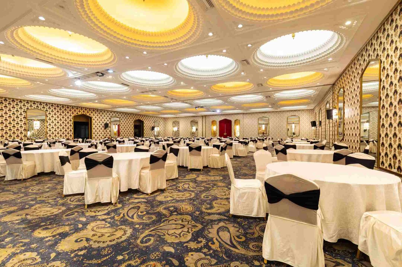 رزرو هتل استقلال تهران با تخفیف فوق العاده از ایران هتل آنلاین