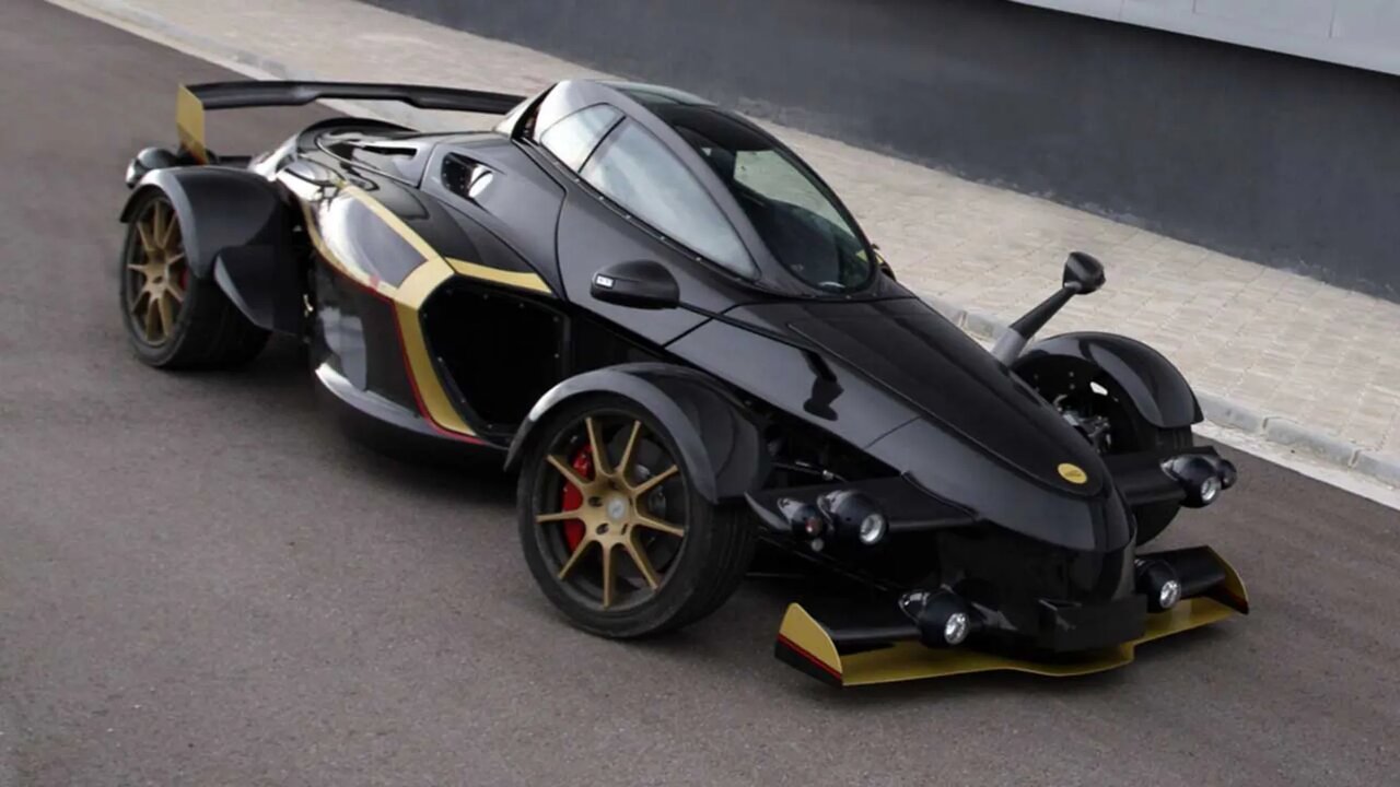 ماشینهایی که فرمان وسط بودند / خاصترین خودروهای دنیا