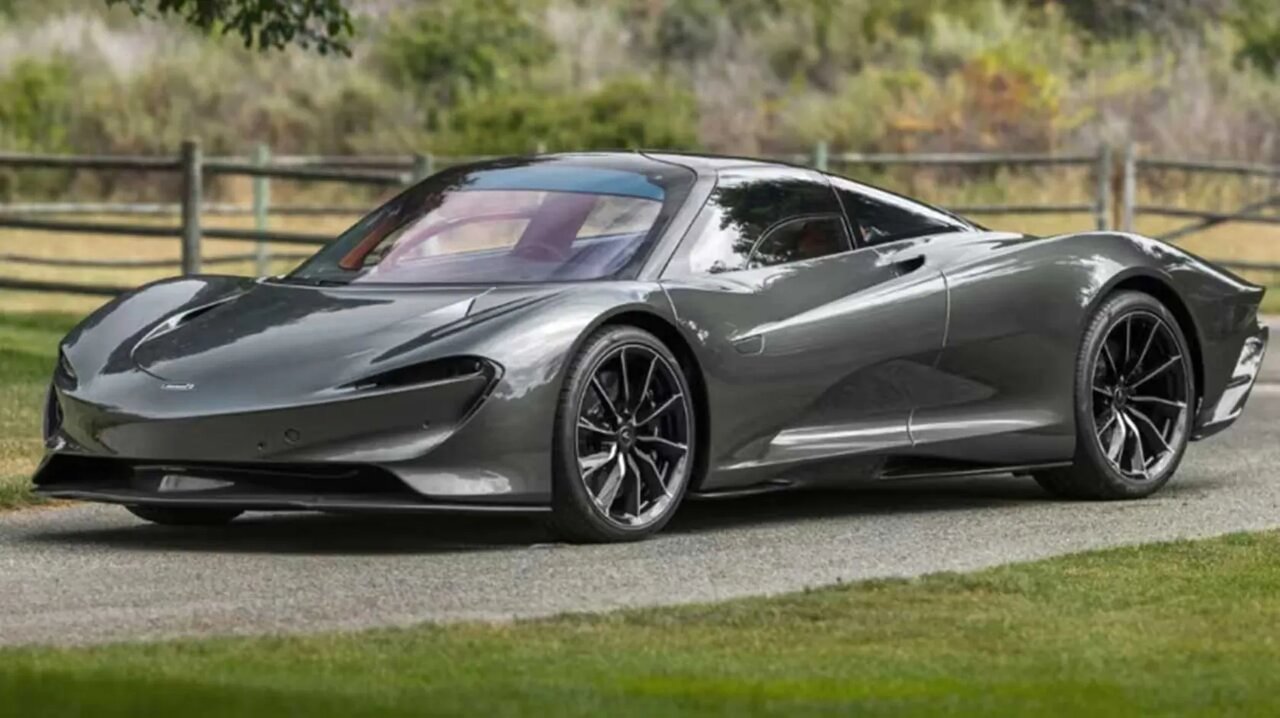 ماشینهایی که فرمان وسط بودند / خاصترین خودروهای دنیا