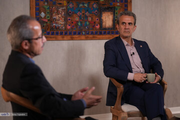 ببینید| افغانستانی‌های مهاجر در ایران جاسوس بودند؟/ گفته شد برخی مهاجران نظامی‌ هستند