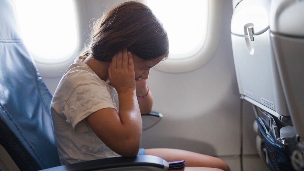 چرا در طول پرواز با هواپیما گوشهایمان میگیرد؟