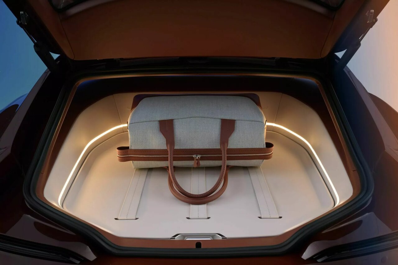 استقبال شگفتانگیز از خودروی خاص بیامو /عکس