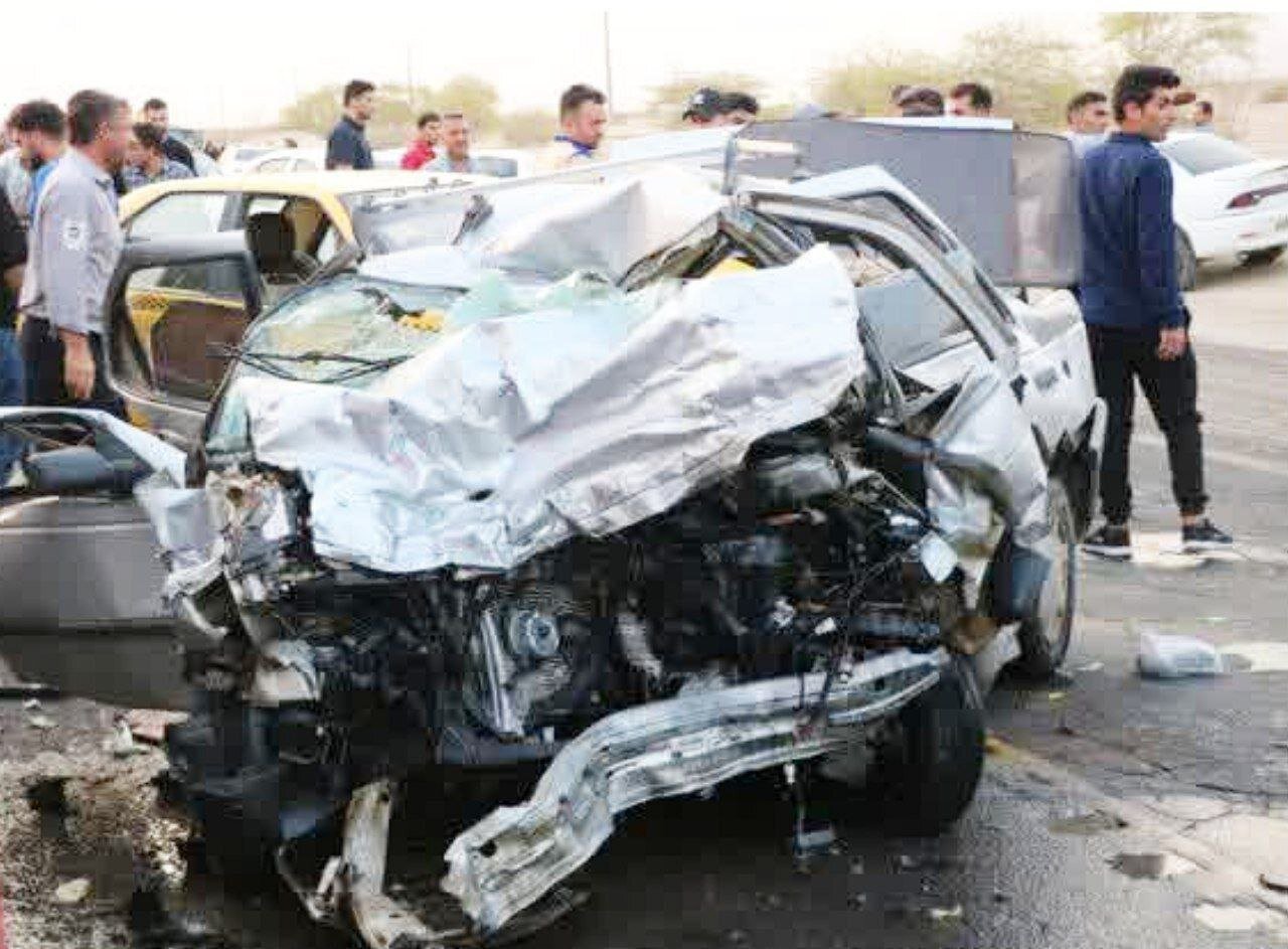 شدت تصادف پژو و نیسان در خروجی دهلران به سمت مهران شدت تصادف پژو و نیسان در خروجی دهلران به سمت مهران