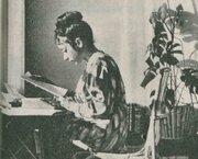 گفت‌وگو با زن تبهکاری که با سه رمان دنیا را تسخیر کرد