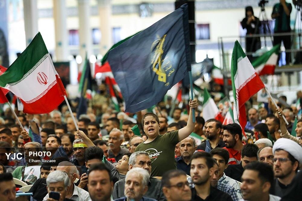 سلام و علیک فرمانده ارشد نیروی قدس سپاه با زینب سلیمانی / تصاویری از معاونین دولت رئیسی در مراسم اربعین شهدای حمله اسرائیل 2