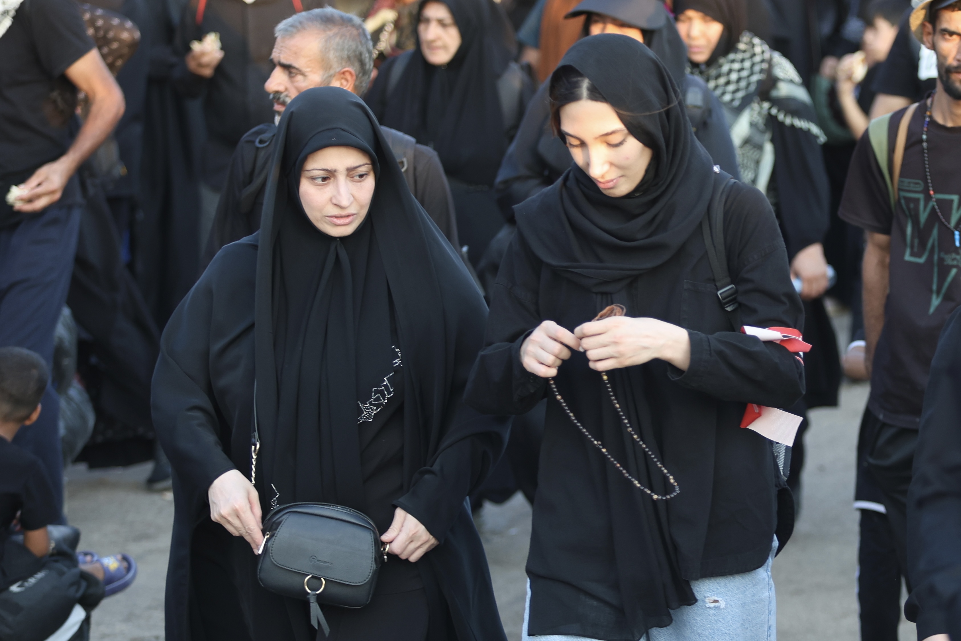 عکس| نام آوران ورزش در پیاده‌روی اربعین