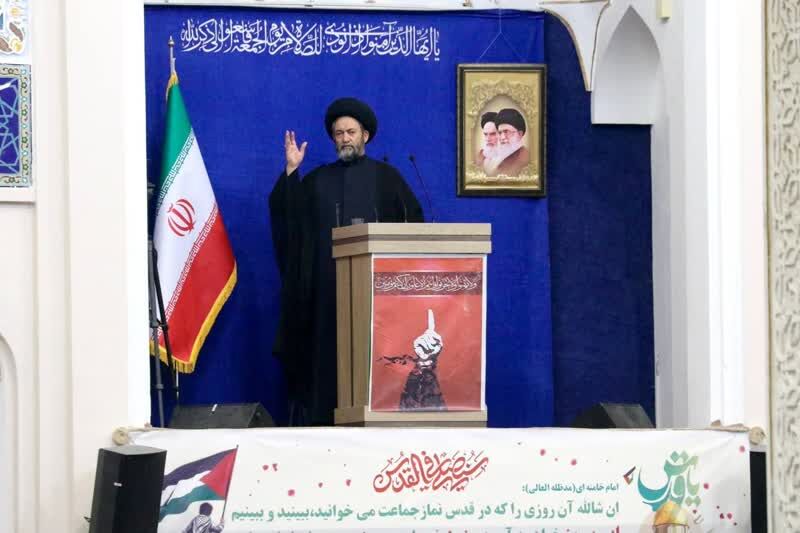 امام جمعه اردبیل: دولت دستور ممنوعیت آبیاری غرقابی در استان را صادر کند
