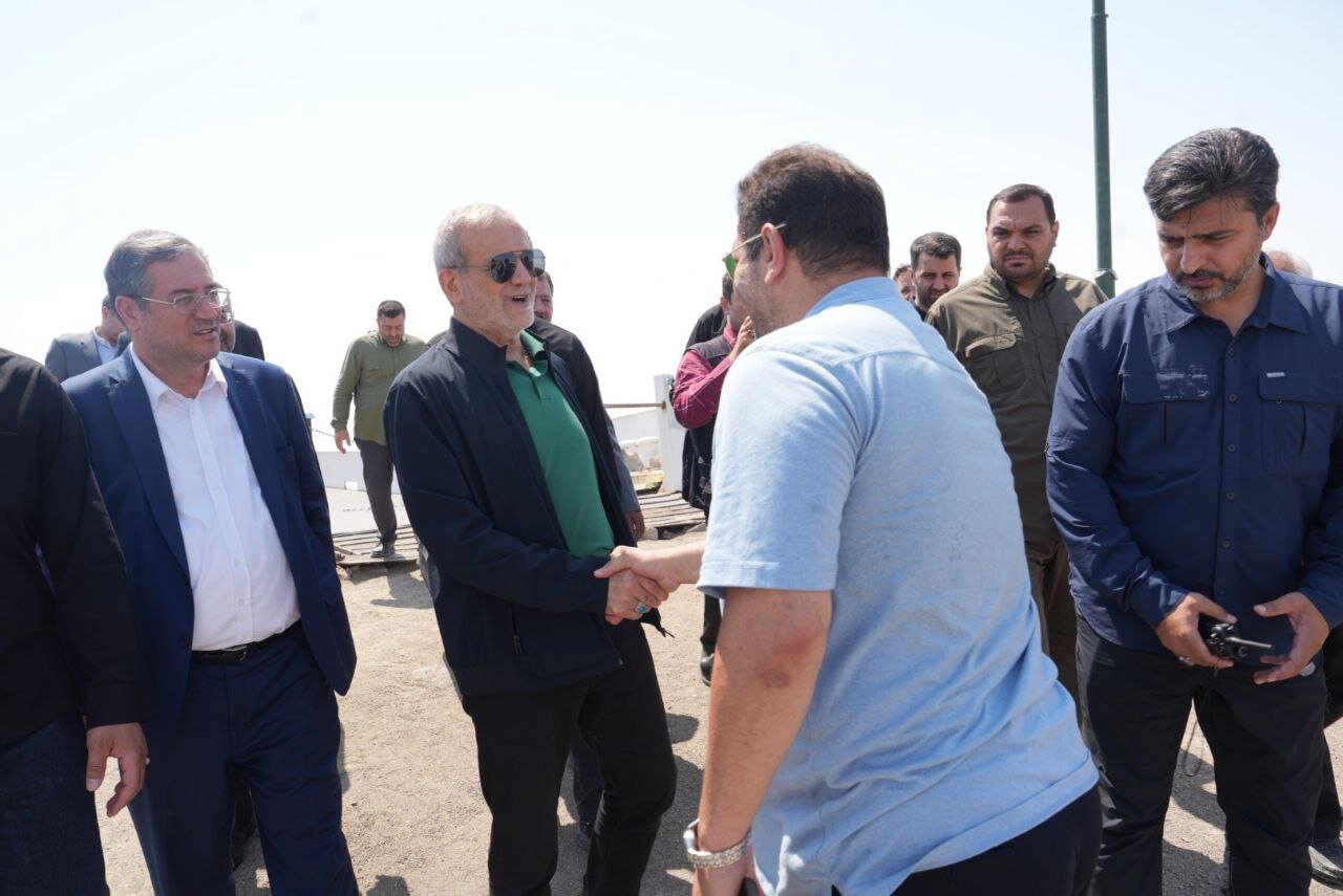 بازدید رئیس جمهور از دریاچه ارومیه