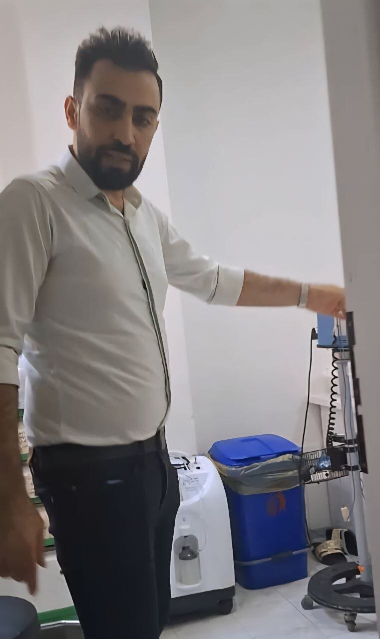 درخواست پلیس از مردم؛ این جراح قلابی را شناسایی و به پلیس معرفی کنید/ عکس