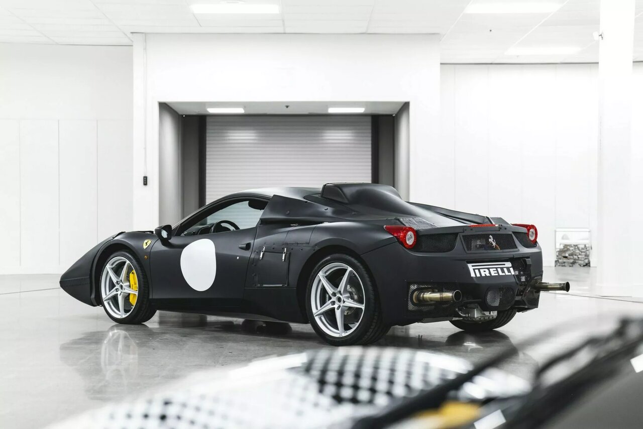 از پیست تا حراجی / فروش نمونه اولیه لافراری با قیمت میلیون دلاری