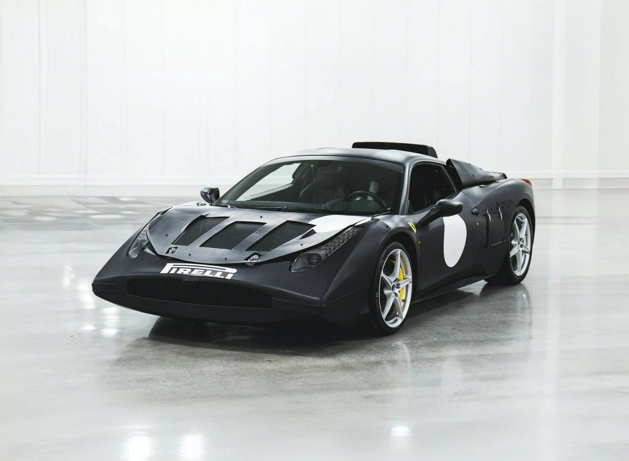 از پیست تا حراجی / فروش نمونه اولیه لافراری با قیمت میلیون دلاری