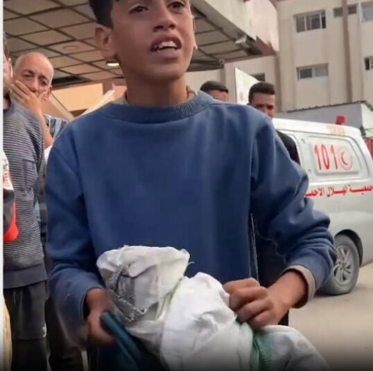 افشای گزارشی ظالمانه از سوی گاردین درباره نقشه مرگبار اسرائیل در غزه/عقیم سازی پسران نوجوان فلسطینی با شلیک گلوله/لعنت به این کمکها...