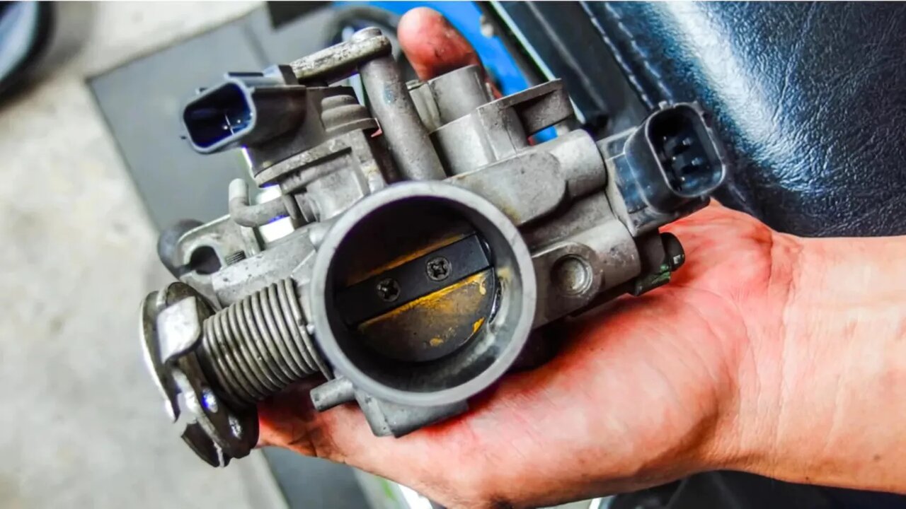 سفت و شل شدن پدال گاز / دلایل، عیبیابی و تعمیر