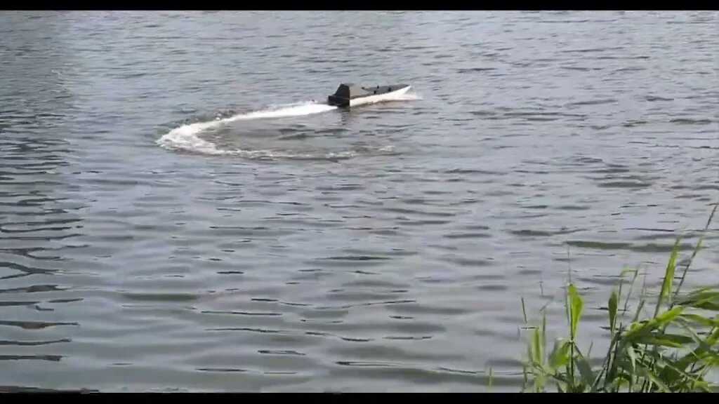 عکس | کوچکترین ناو هواپیمابر جهان با ابعادی باورنکردنی