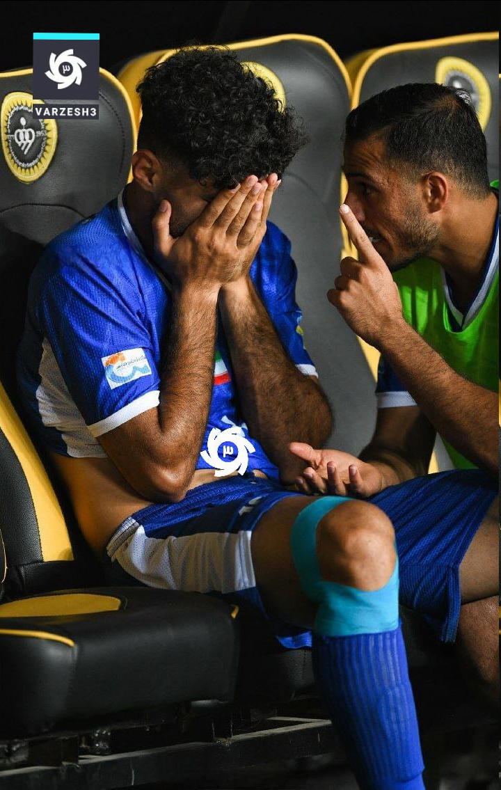 عکس| گریه سامان فلاح روی نیمکت؛ شرمنده هوادارن هستم!