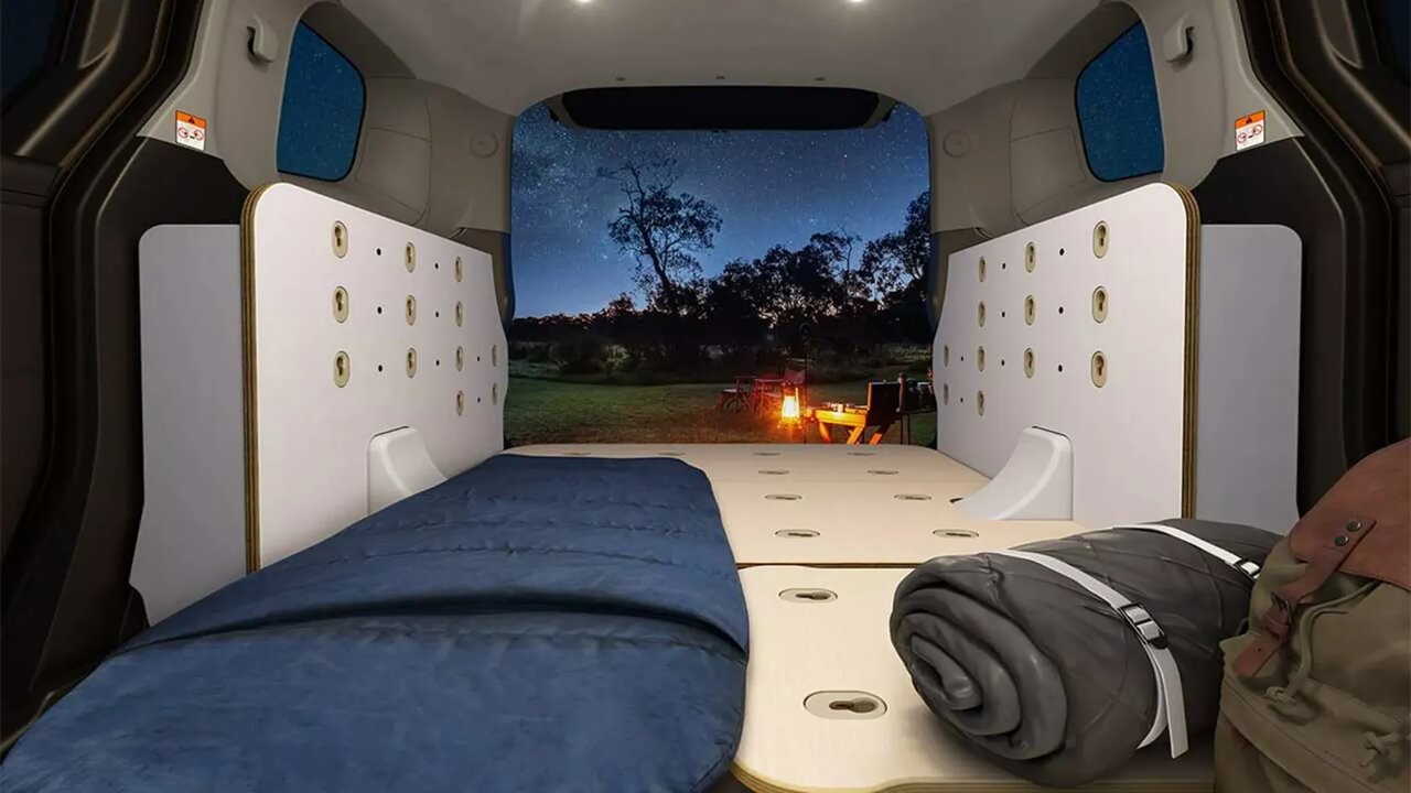 این خودروی تویوتا به دفتر کار تبدیل میشود! /عکس