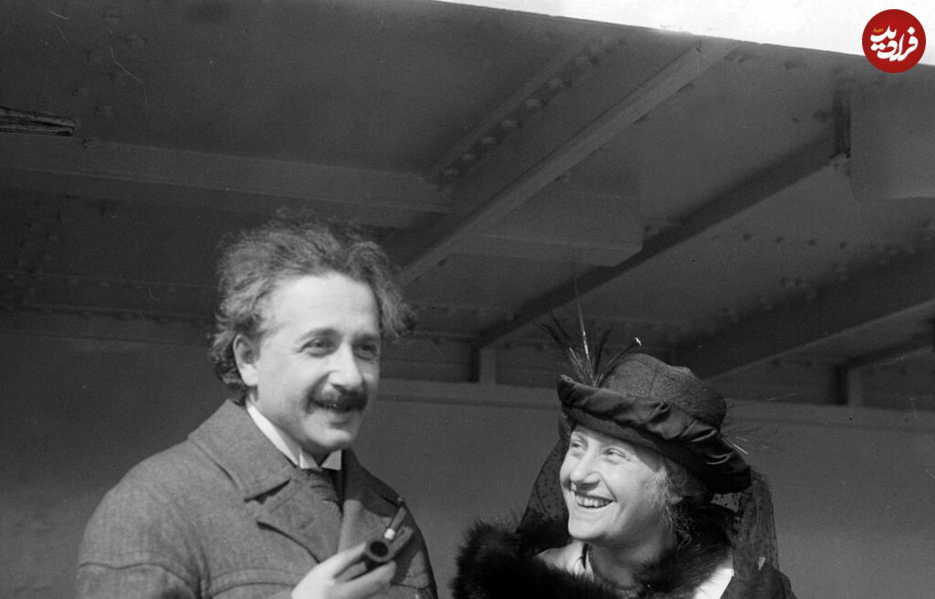 عکس/ انیشتین در کنار همسر دومش، سال ۱۳۰۰