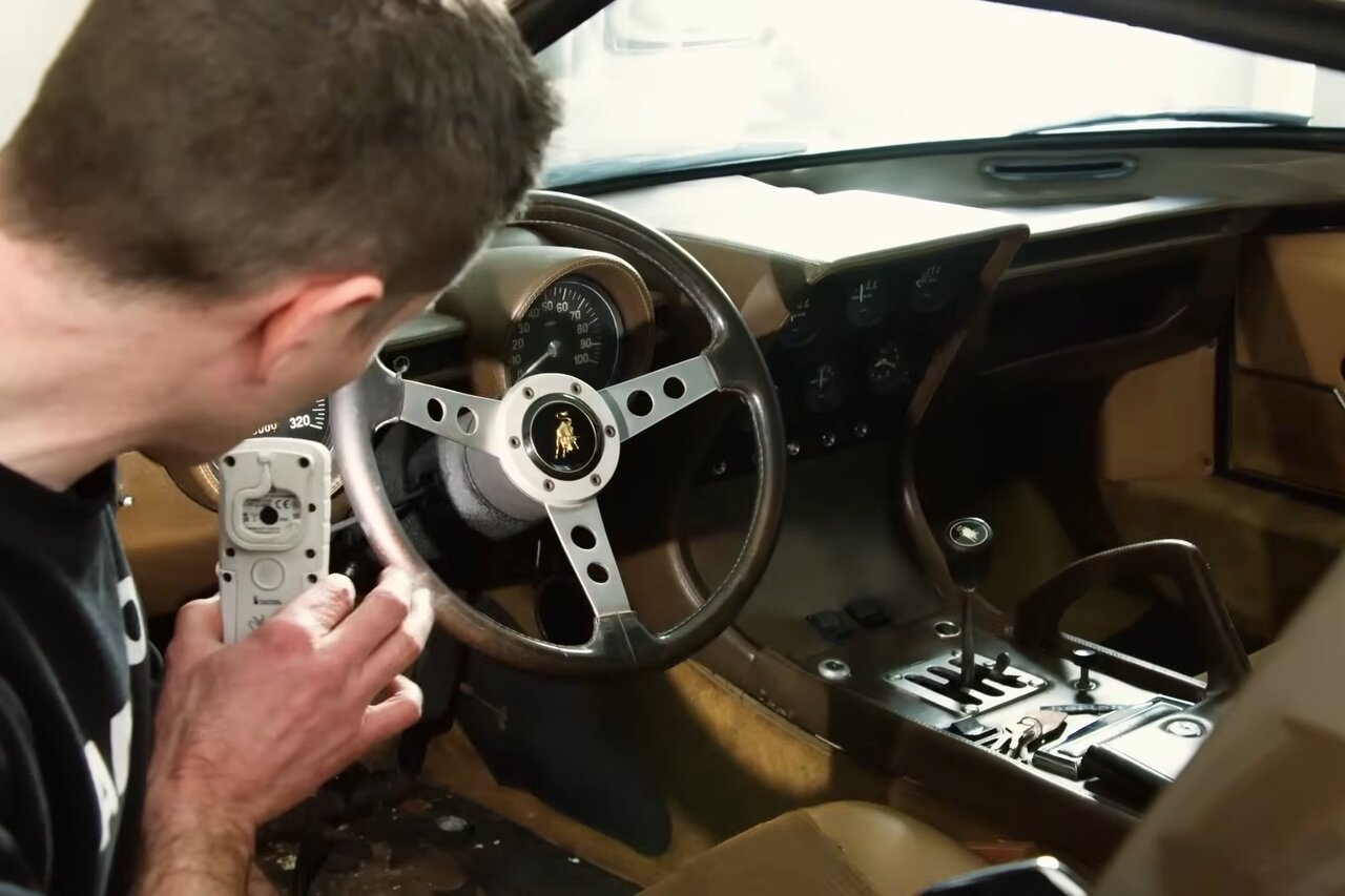 کشف گنج ۱۰۰ میلیاردی که سالها در خانه خاک میخورد / عکس