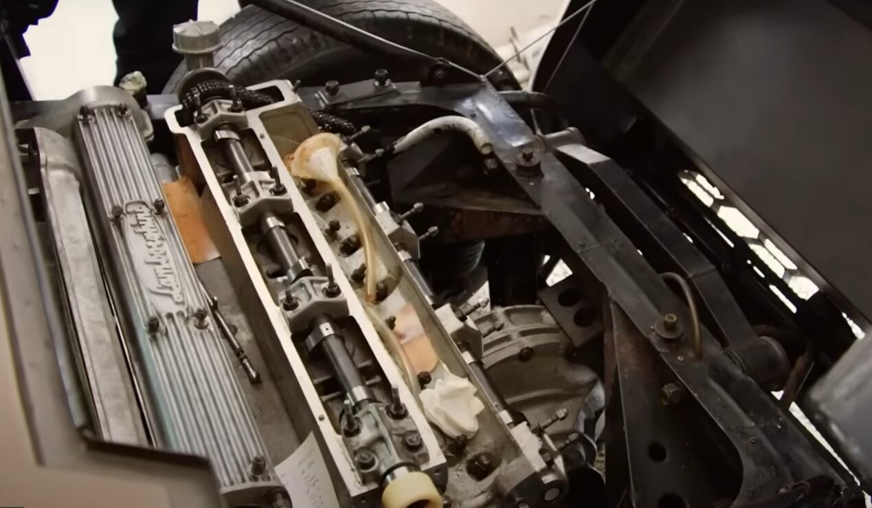 کشف گنج ۱۰۰ میلیاردی که سالها در خانه خاک میخورد / عکس