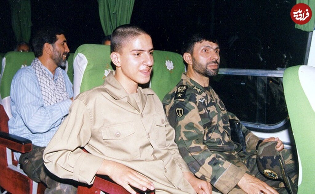 عکس/ صیاد شیرازی و فرزندش مهدی در سفر به مناطق جنگی، دهه ۷۰