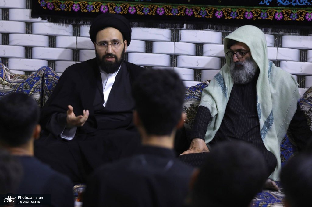 حضور سید علی خمینی در موکب ریحانةالنبی با مداحی پویانفر+تصویر