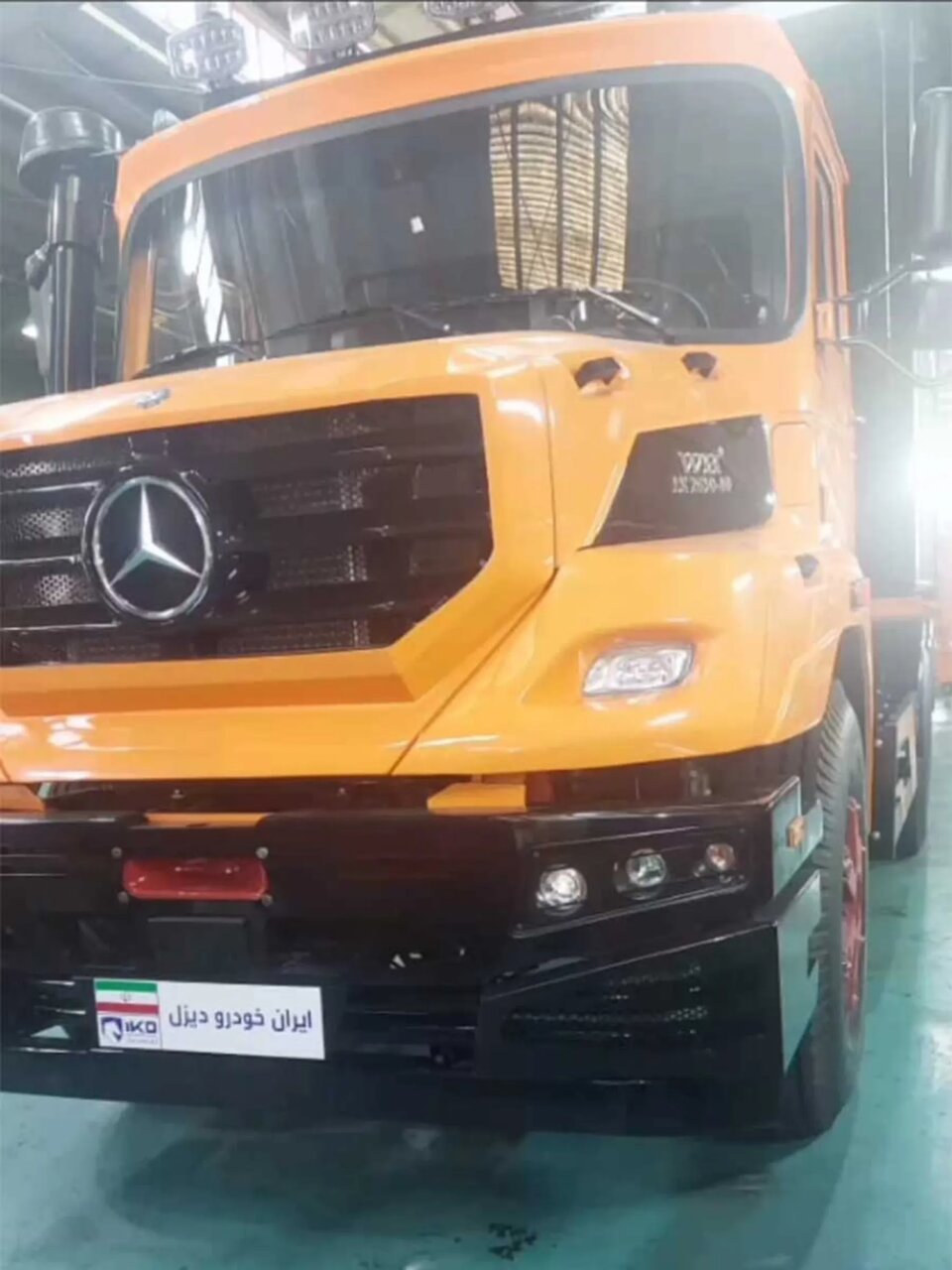 فیسلیفت بنز به سبک ایرانخودرو / کامیون ۶۰ ساله نونوار شد / عکس